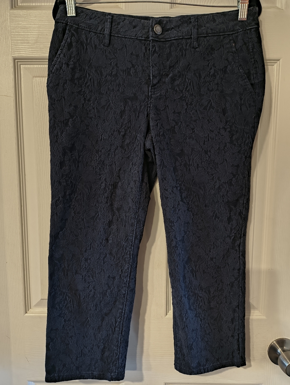 Simply Vera VeraWang Sz 8 Textured Navy Floral Capris